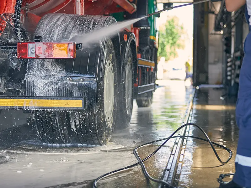 Truckwash pour le lavage de poids lourds.